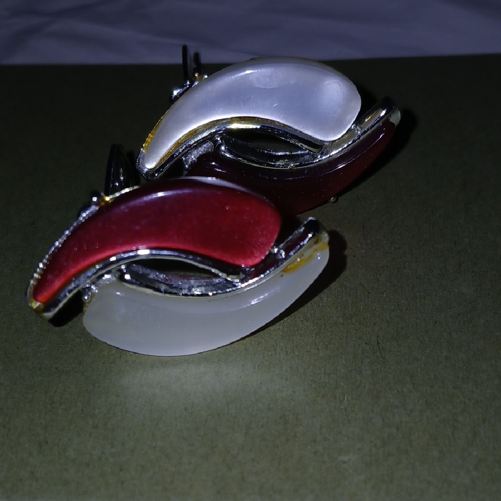 Vintage Hot Pink  and White Clip-On Earrings